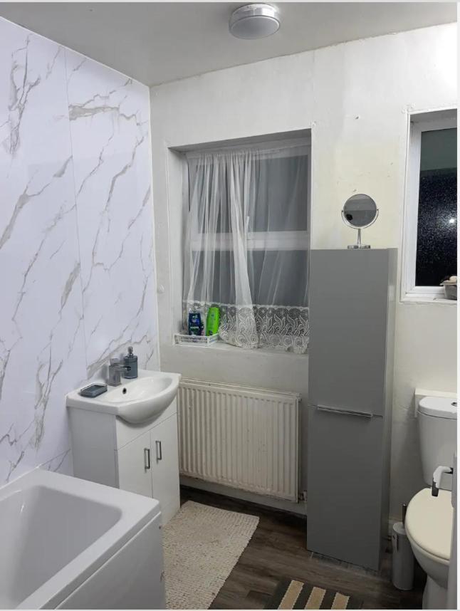 Cozy Rooms 25 Min Liverpool Street Лондон Екстер'єр фото